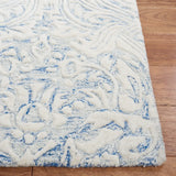 Safavieh Metro 4'-0" x 6'-0" Rug in Blue / Ivory