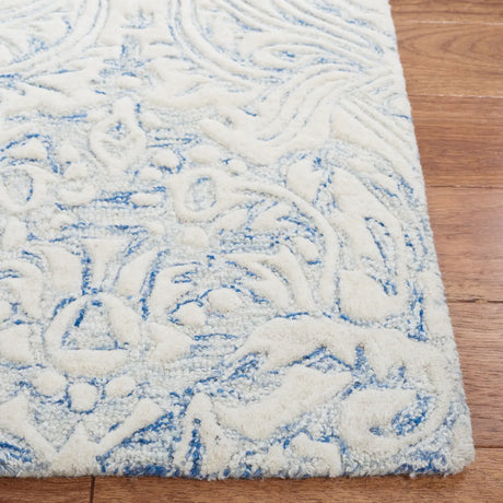 Safavieh Metro 4'-0" x 6'-0" Rug in Blue / Ivory
