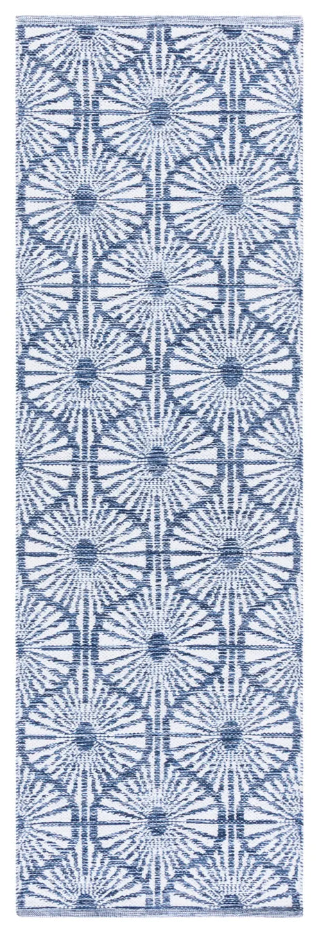 Safavieh Montauk 2'-3" x 7'-0" Rug in Navy / Ivory