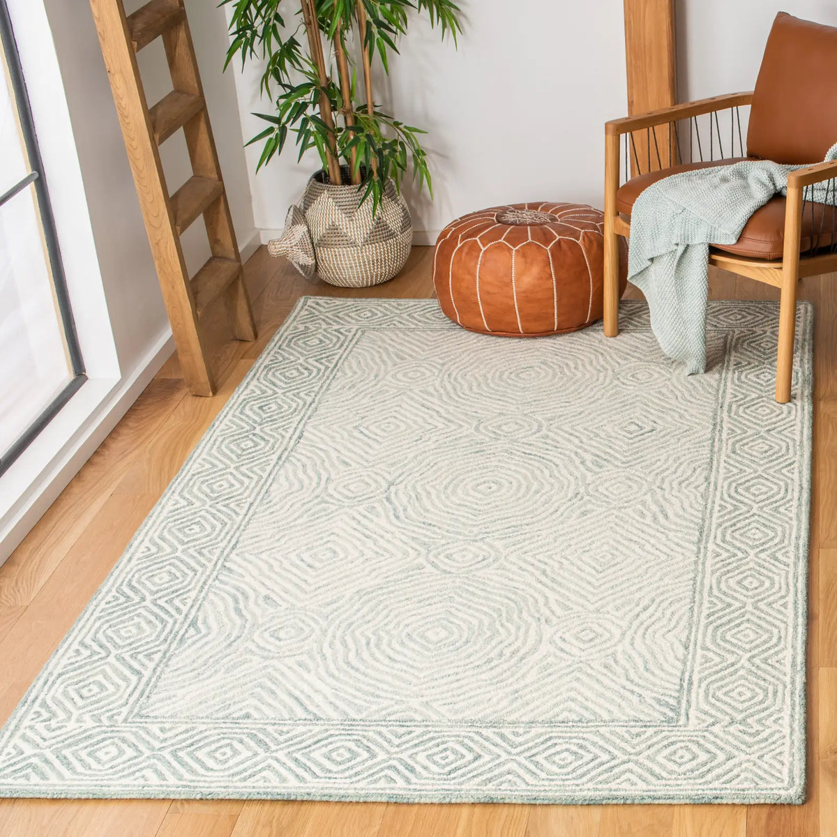 Safavieh Roslyn 4'-0" x 6'-0" Rug in Green / Blue