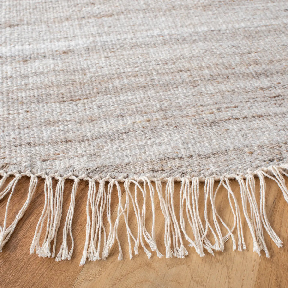 Safavieh Kilim 7'-0" x 7'-0" Rug in Ivory / Brown