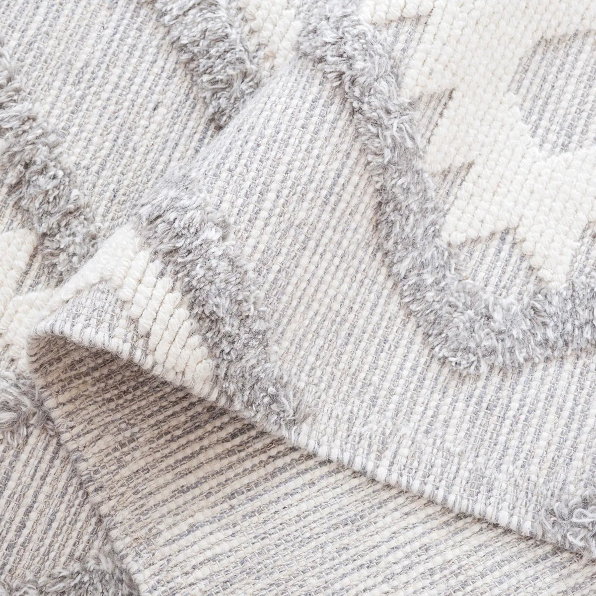 Safavieh Natura 4'-0" x 6'-0" Rug in Grey / Ivory