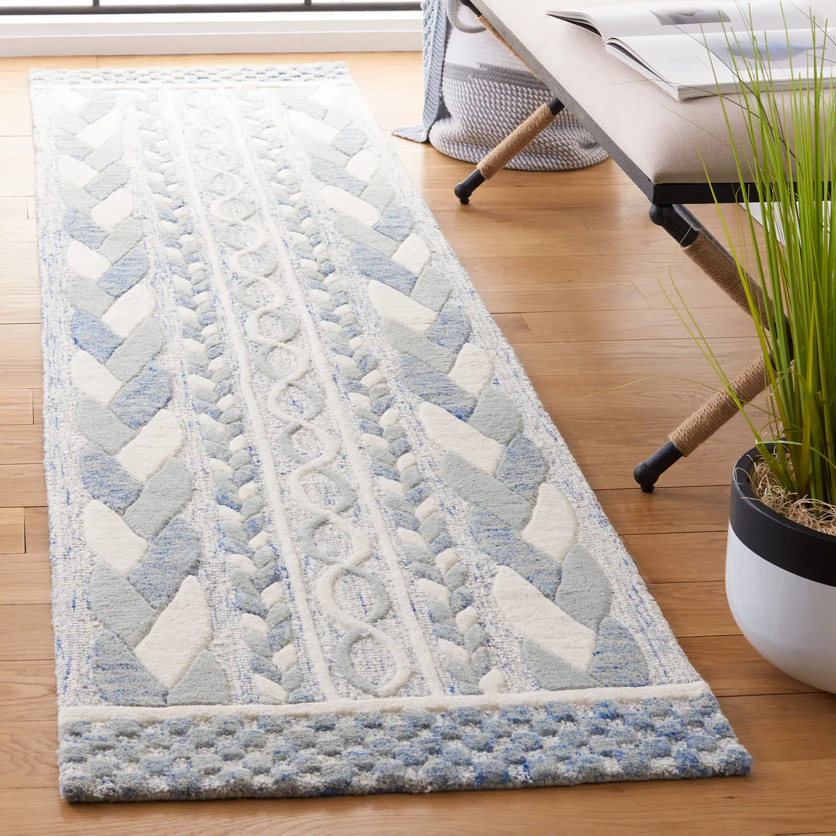 Safavieh Metro 2'-3" x 9'-0" Rug in Blue / Ivory