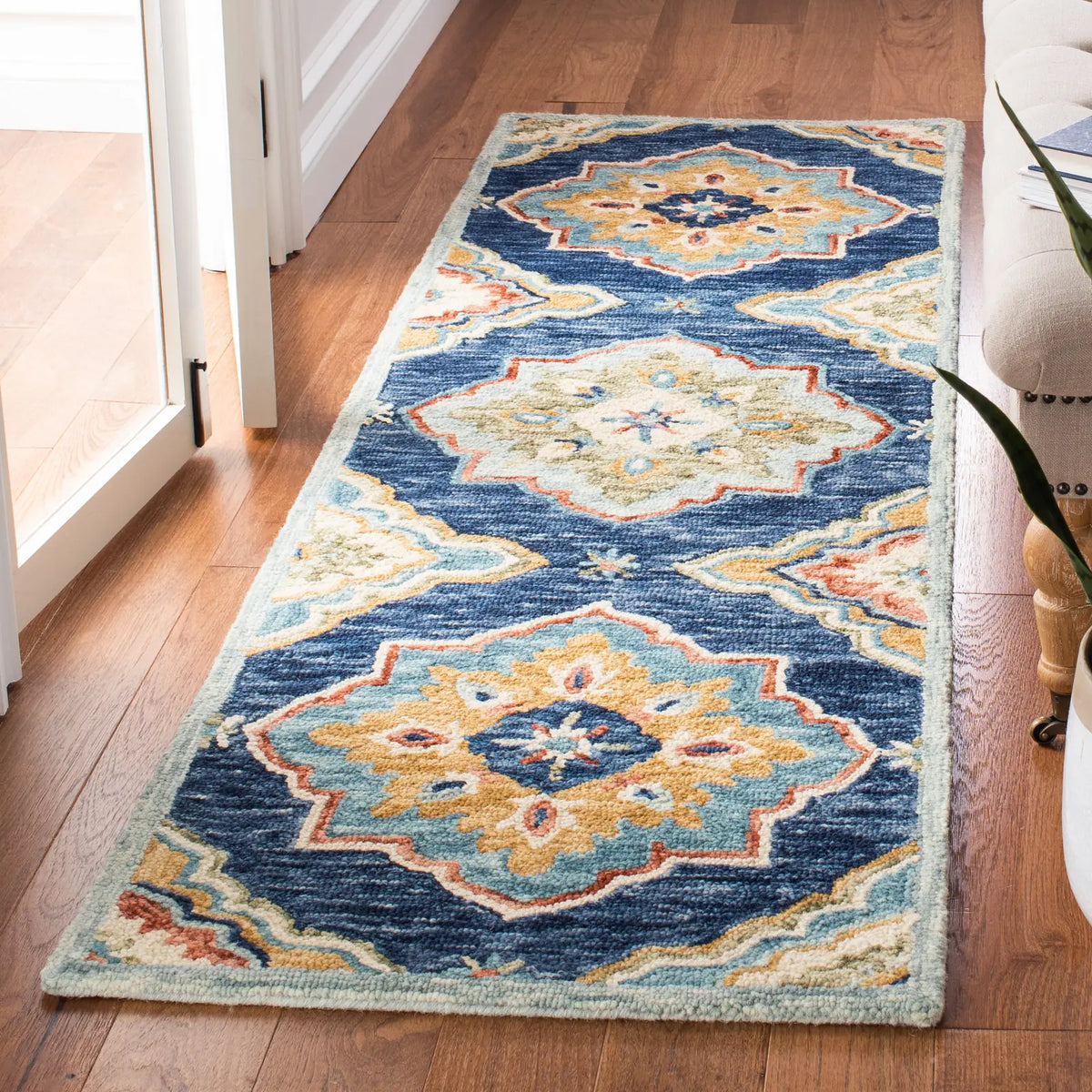 Safavieh Suzani 2'-3" x 8'-0" Rug in Navy / Green