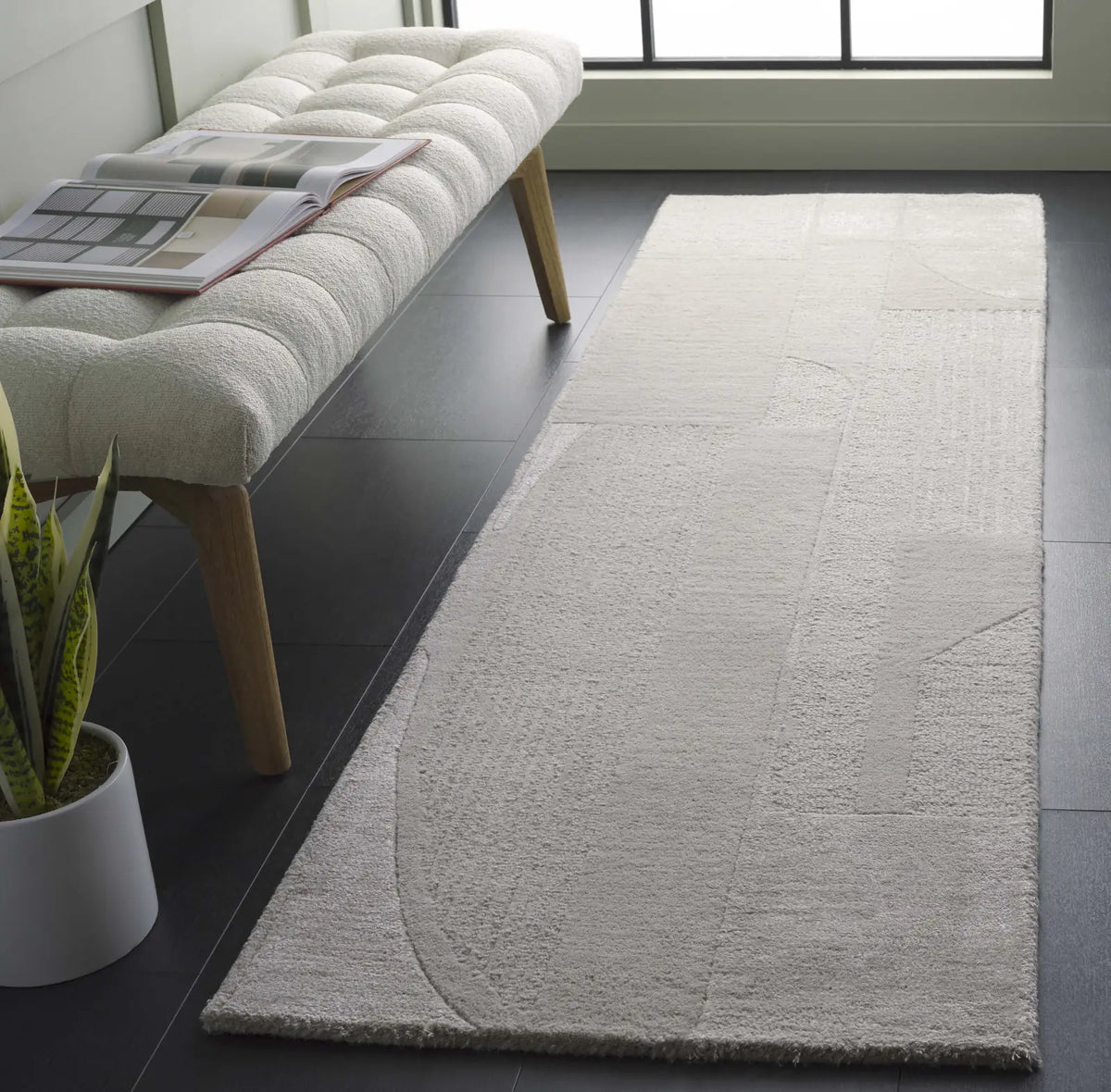 Safavieh Fifth Avenue 2'-3" x 8'-0" Rug in Grey