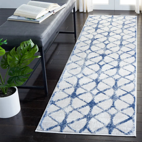 Safavieh Amelia 700 2'-2" x 10'-0" Rug in Grey / Navy
