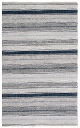 Safavieh Montauk 4'-0" x 6'-0" Rug in Grey / Black