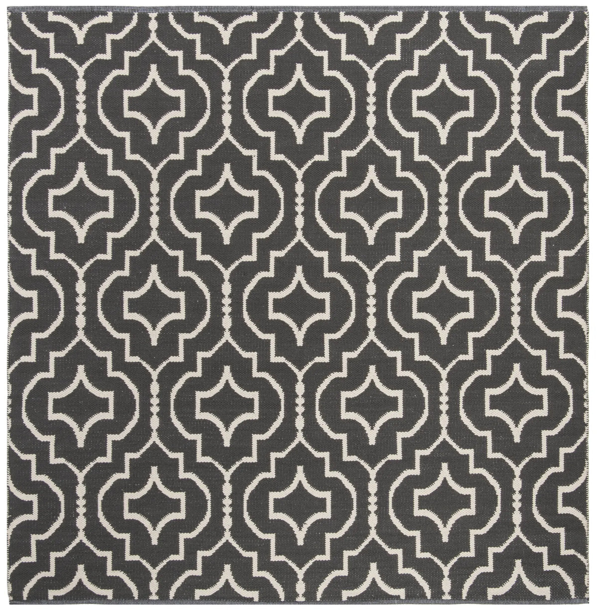 Safavieh Montauk 6'-0" x 6'-0" Rug in Dark Grey / Ivory