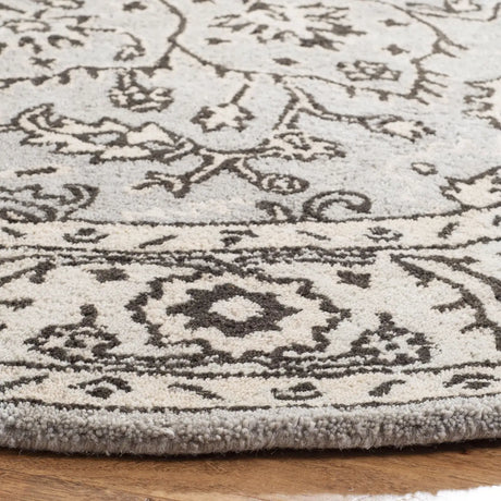 Safavieh Antiquity 6'-0" x 6'-0" Rug in Grey / Beige