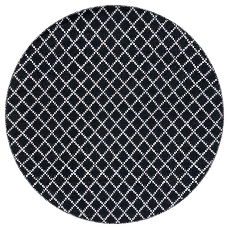 Safavieh Montauk 6'-0" x 6'-0" Rug in Black / Ivory