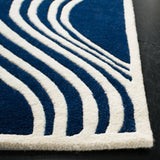 Safavieh Chatham 4'-0" x 6'-0" Rug in Dark Blue / Ivory
