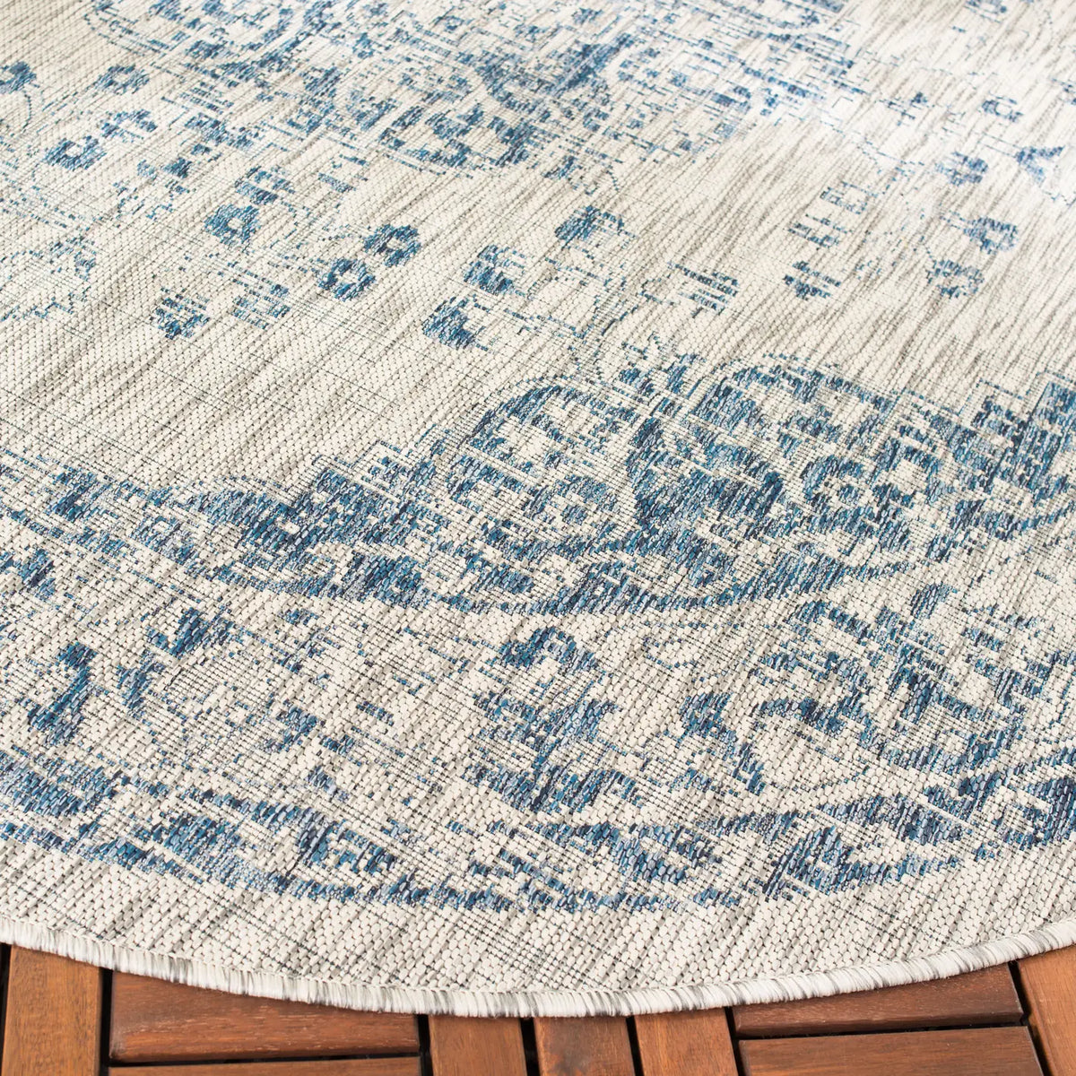 Safavieh Courtyard 6'-7" x 6'-7" Rug in Grey / Navy