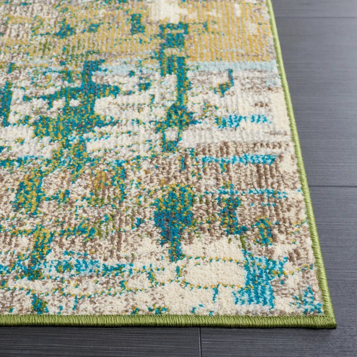 Safavieh Madison 4'-0" x 6'-0" Rug in Green / Beige