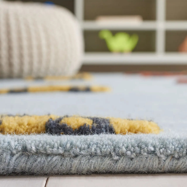 Safavieh Safavieh Kids 4'-0" x 6'-0" Rug in Light Blue / Yellow