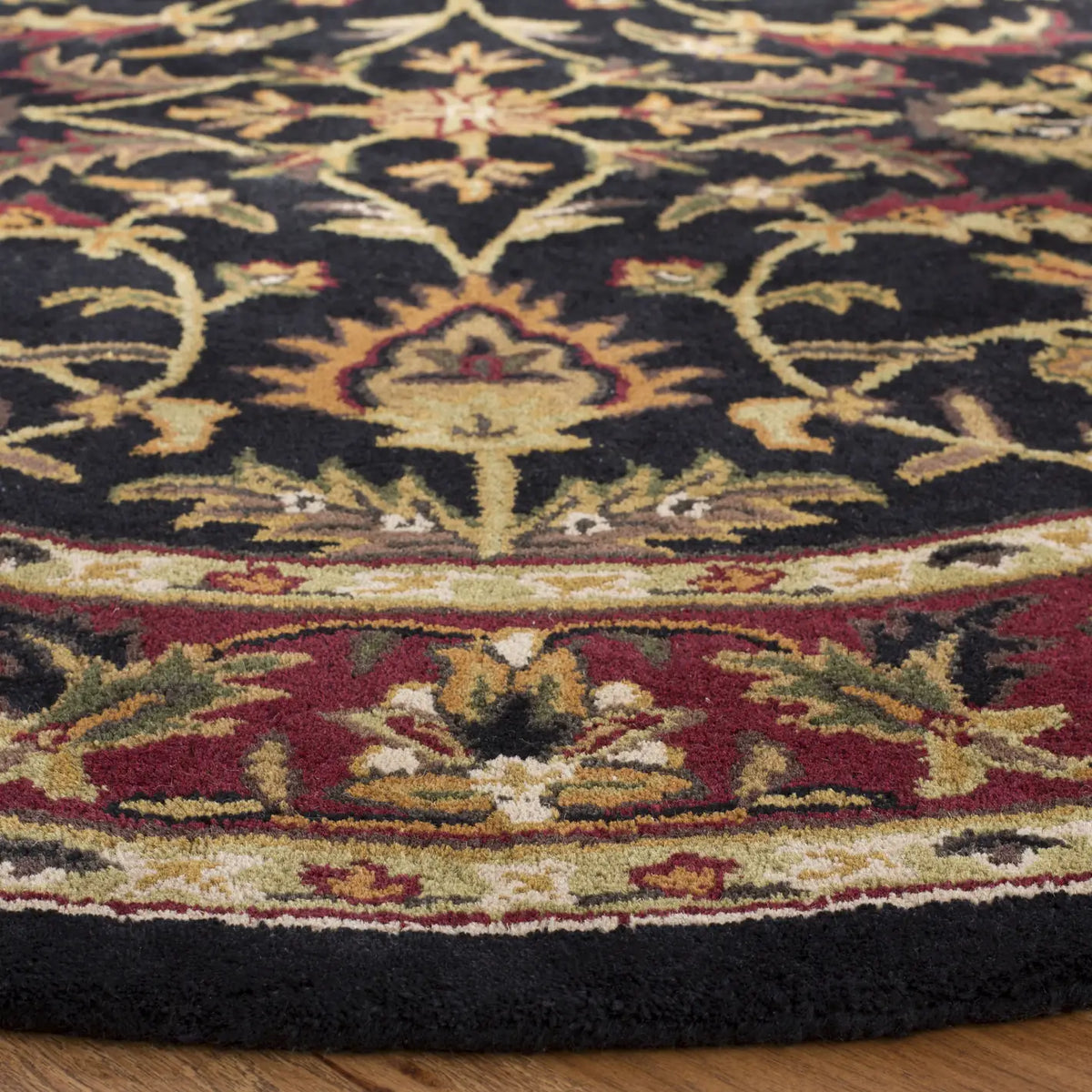 Safavieh Heritage 6'-0" x 6'-0" Rug in Black / Red