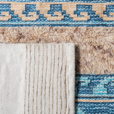 Safavieh Saffron 4'-0" x 6'-0" Rug in Blue / Taupe