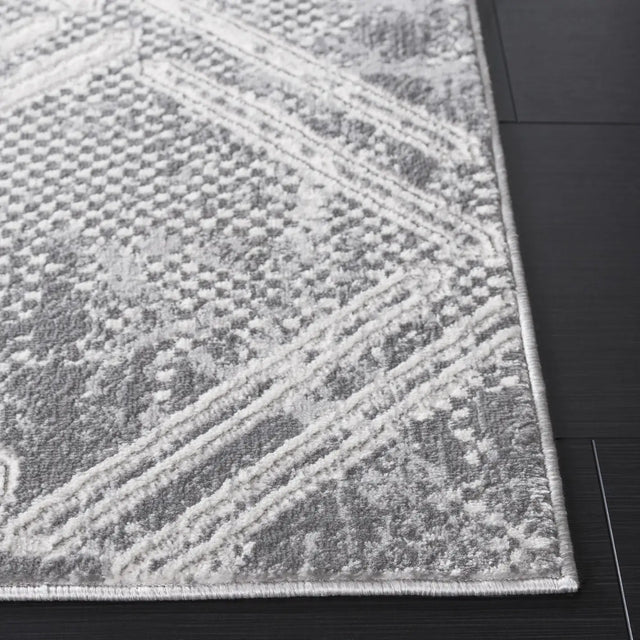 Safavieh Hanna 4'-0" x 6'-0" Rug in Grey / Ivory