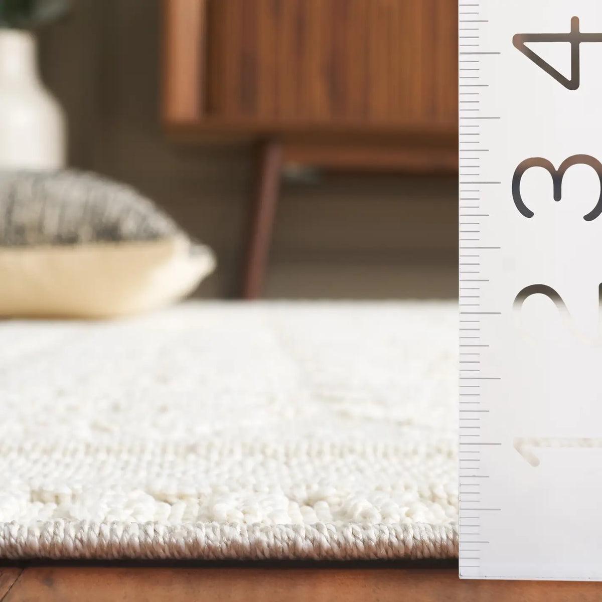 Safavieh Paros 4'-0" x 6'-0" Rug in Ivory
