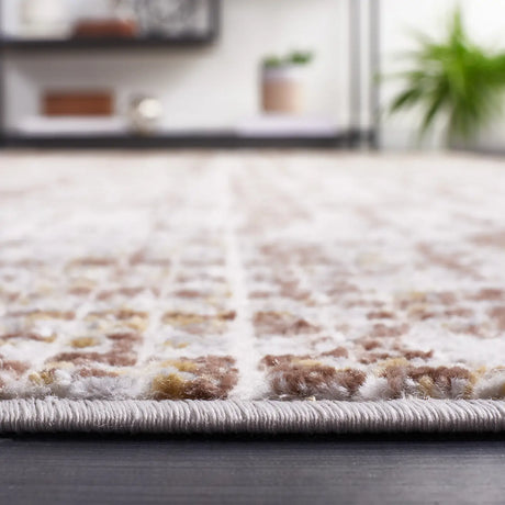Safavieh Palma 4'-0" x 6'-0" Rug in Beige / Brown