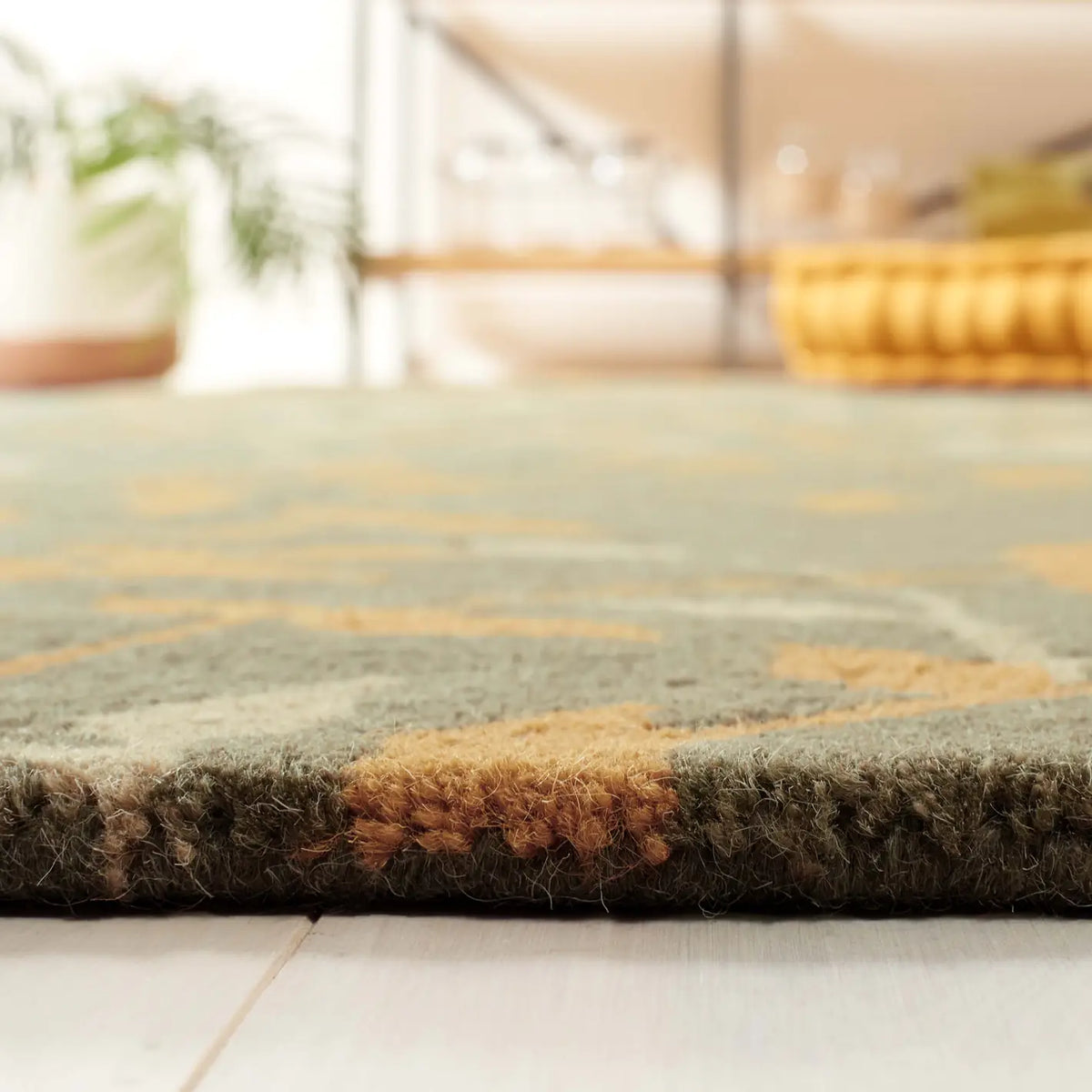 Safavieh Soho 3'-6" x 5'-6" Rug in Grey / Multi