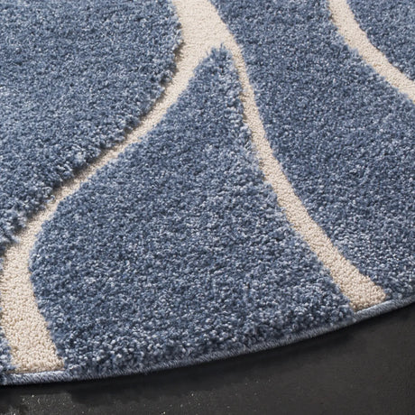 Safavieh Florida Shag 5'-0" x 5'-0" Rug in Light Blue / Cream