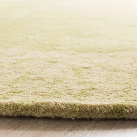 Safavieh Soho 6'-0" x 6'-0" Rug in Green / Light Green