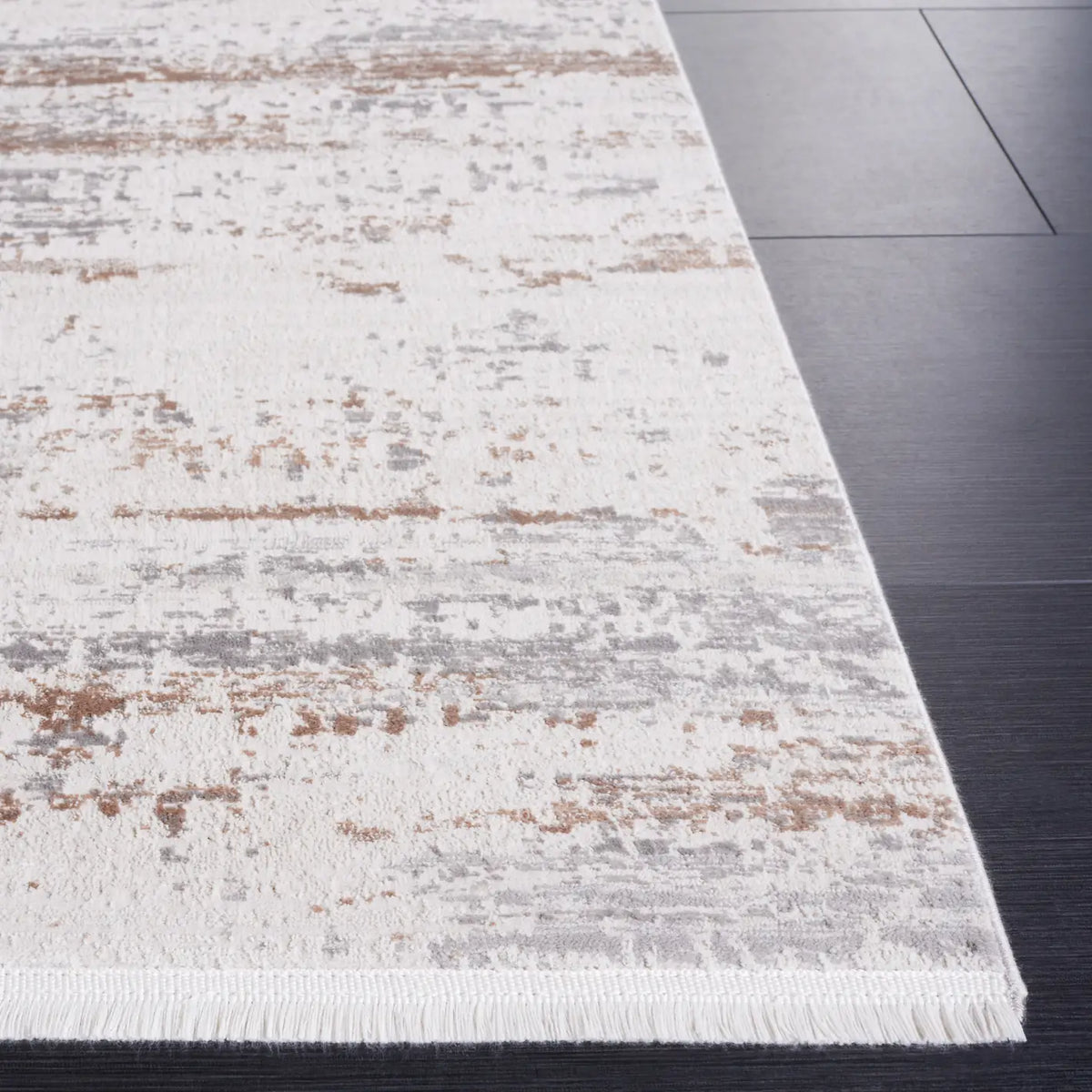 Safavieh Diamond 4'-0" x 6'-0" Rug in Beige / Grey Brown