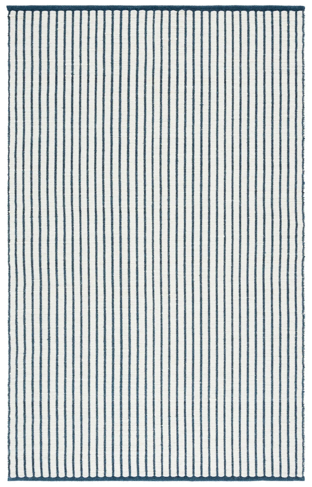 Safavieh Vermont 4'-0" x 6'-0" Rug in Navy / Blue