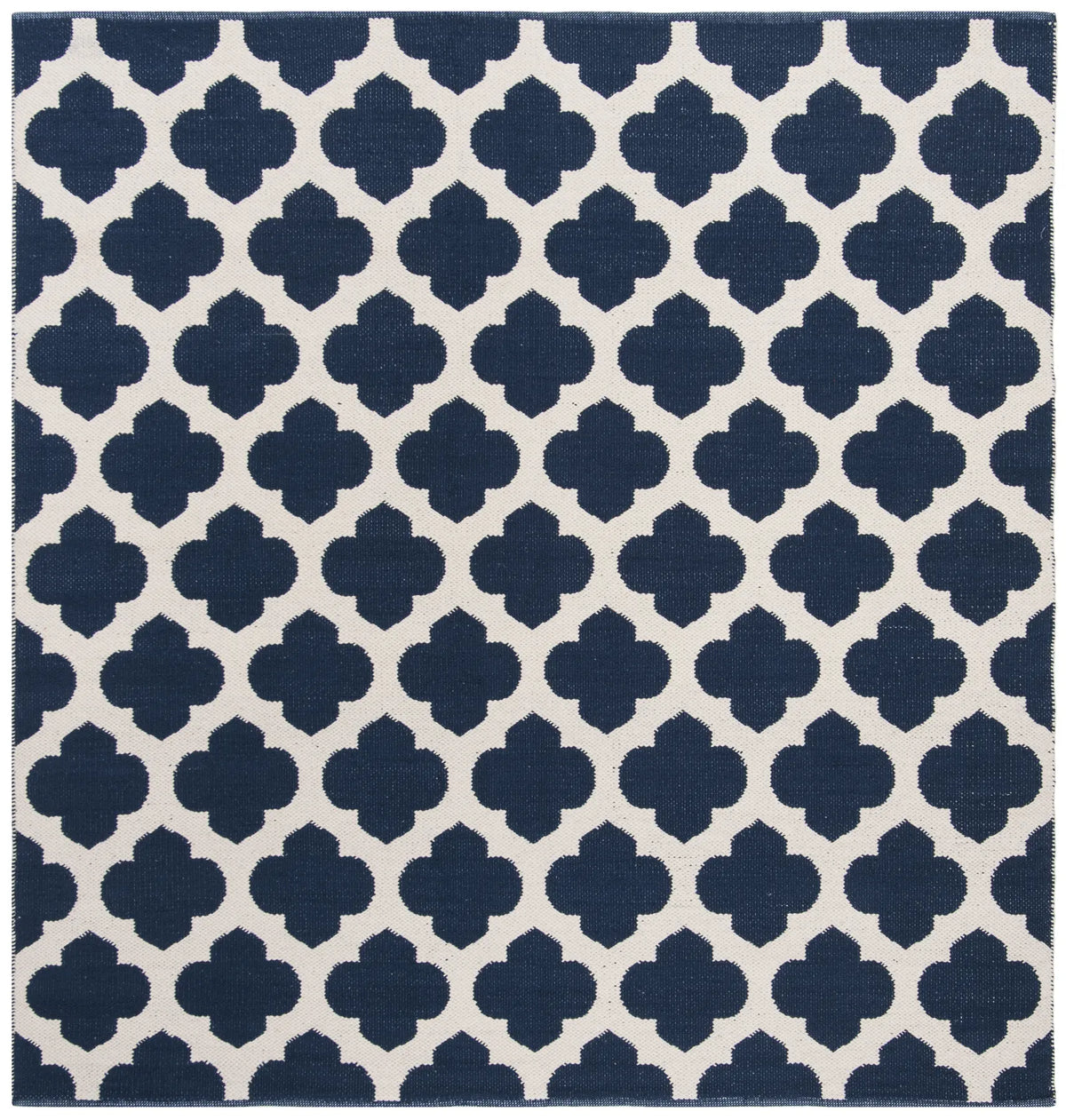 Safavieh Montauk 6'-0" x 6'-0" Rug in Navy / Ivory