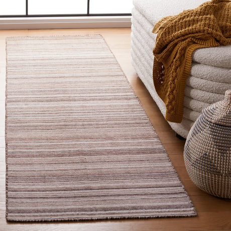 Safavieh Kilim 2'-3" x 9'-0" Rug in Brown / Yellow
