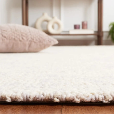 Safavieh Abstract 4'-0" x 6'-0" Rug in Light Grey / Ivory