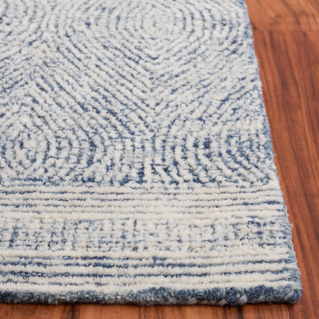 Safavieh Abstract 4'-0" x 6'-0" Rug in Ivory / Navy