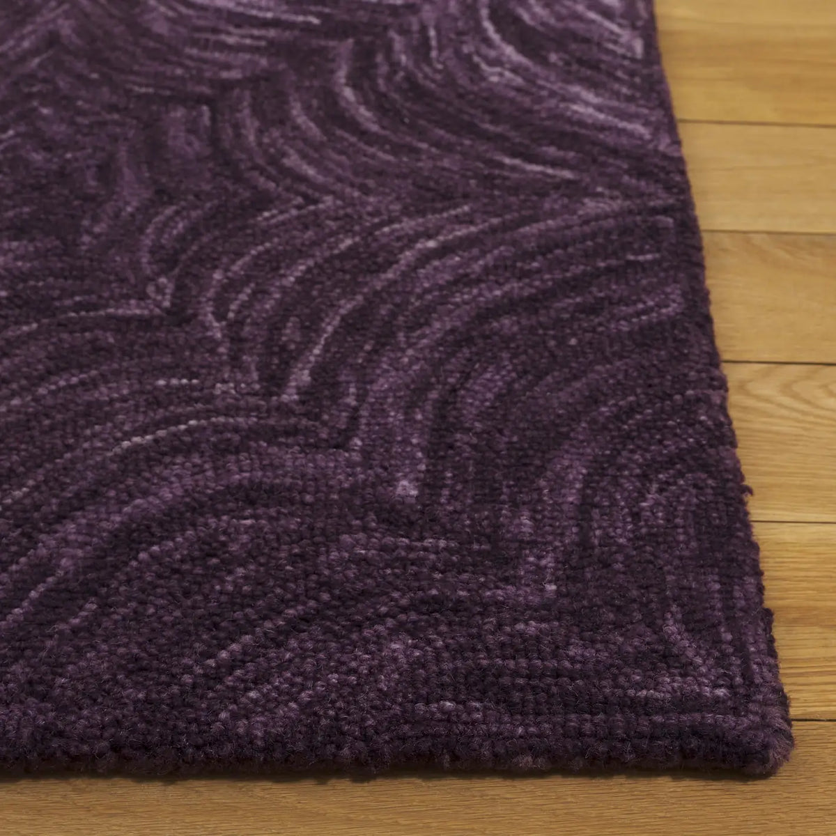Safavieh Ikat 4'-0" x 6'-0" Rug in Purple