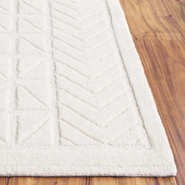 Safavieh Mykonos 4'-0" x 6'-0" Rug in Ivory