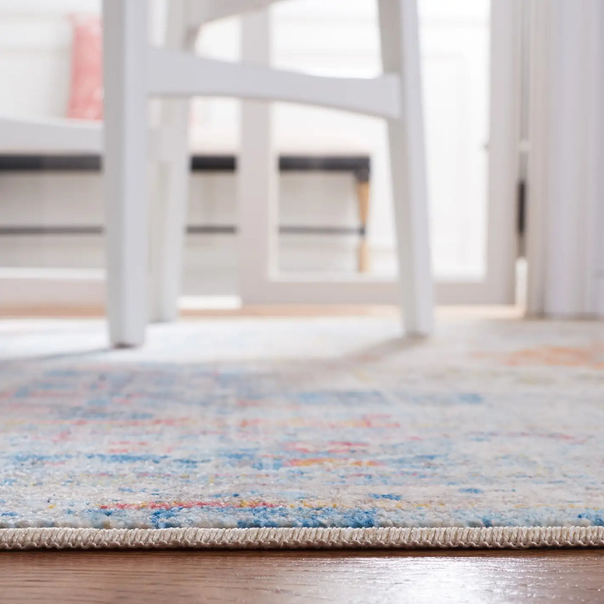 Safavieh Vintage Persian 4'-0" x 6'-0" Rug in Blue / Multi