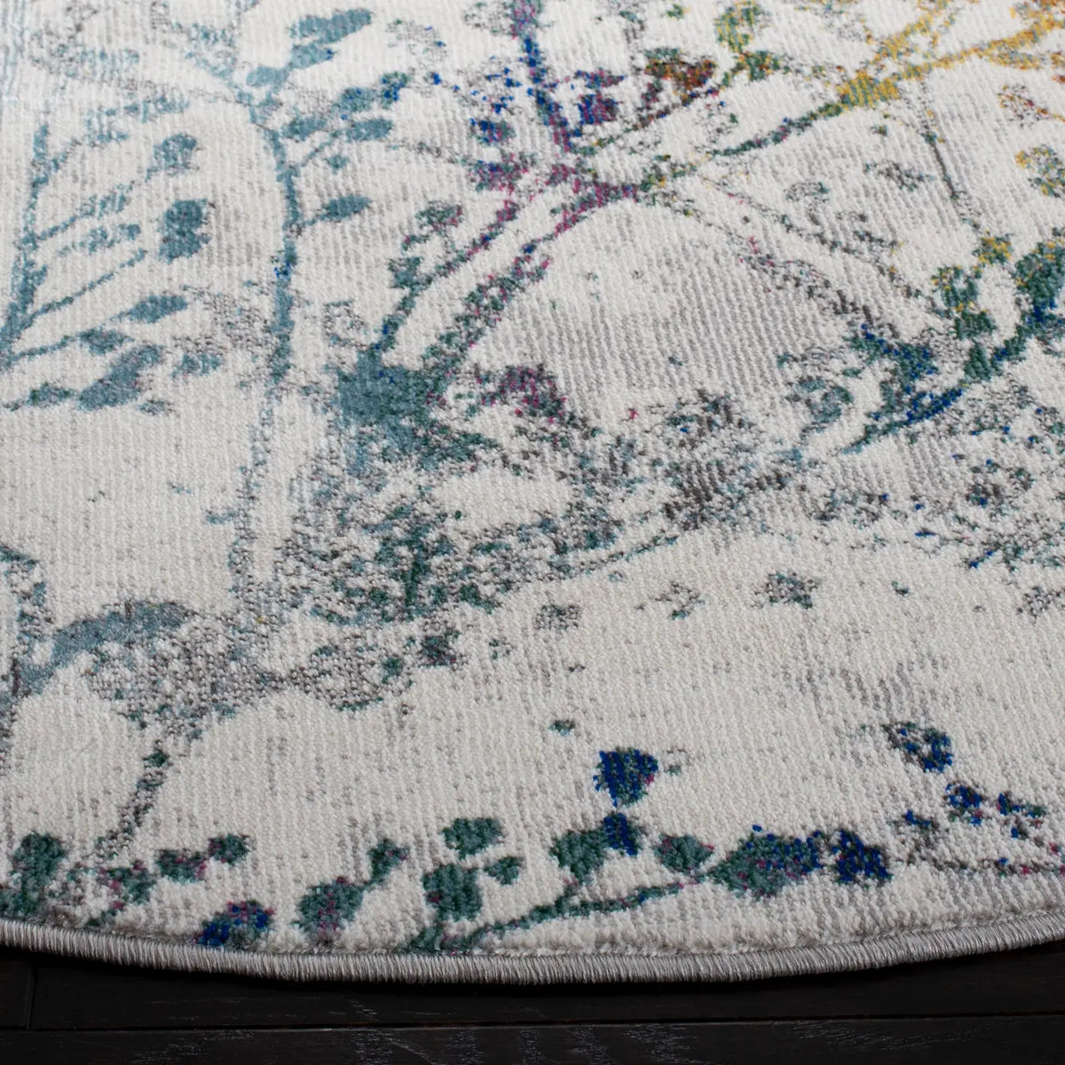 Safavieh Aria 5'-1" x 5'-1" Rug in Ivory / Blue