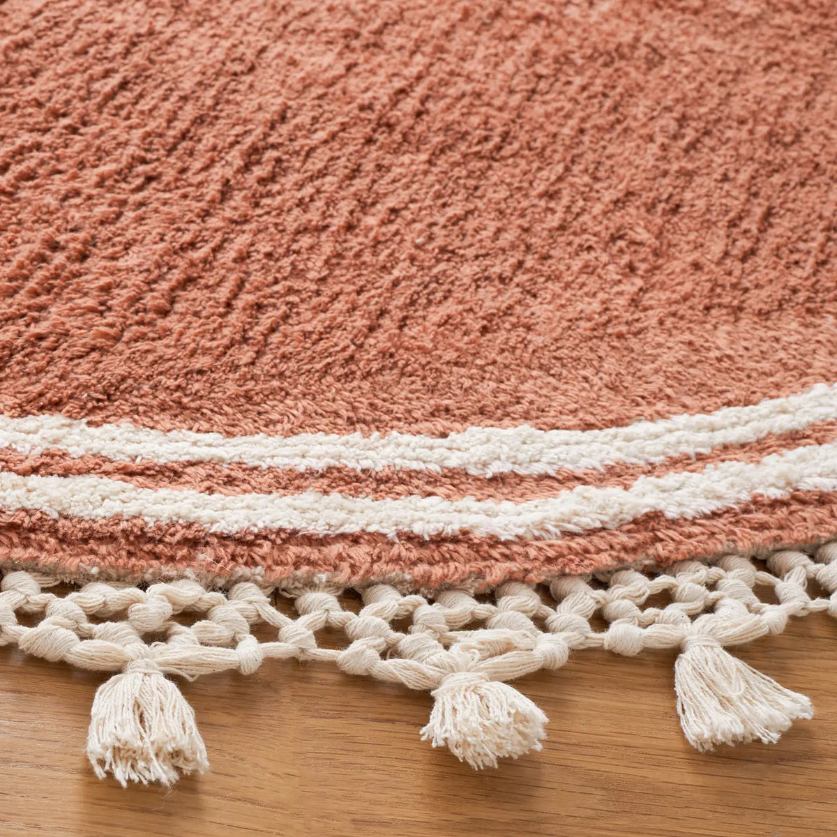 Safavieh Easy Care 6'-0" x 6'-0" Rug in Rust / Ivory