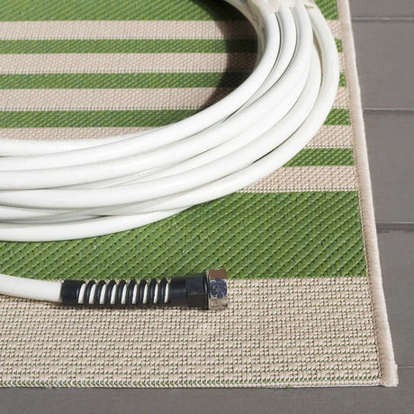 Safavieh Courtyard 4'-0" x 5'-7" Rug in Green / Beige
