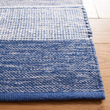 Safavieh Striped Kilim 4'-0" x 6'-0" Rug in Grey / Blue