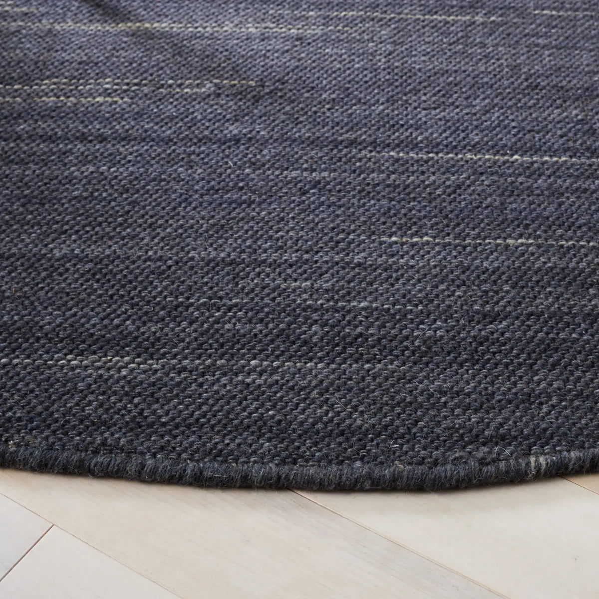 Safavieh Kilim 6'-0" x 6'-0" Rug in Dark Grey