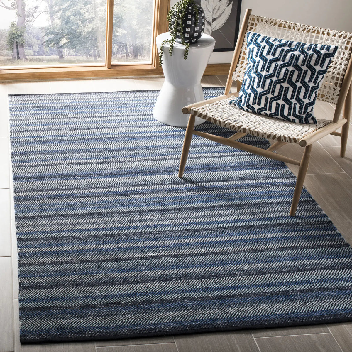 Safavieh Striped Kilim 5'-0" x 8'-0" Rug in Blue