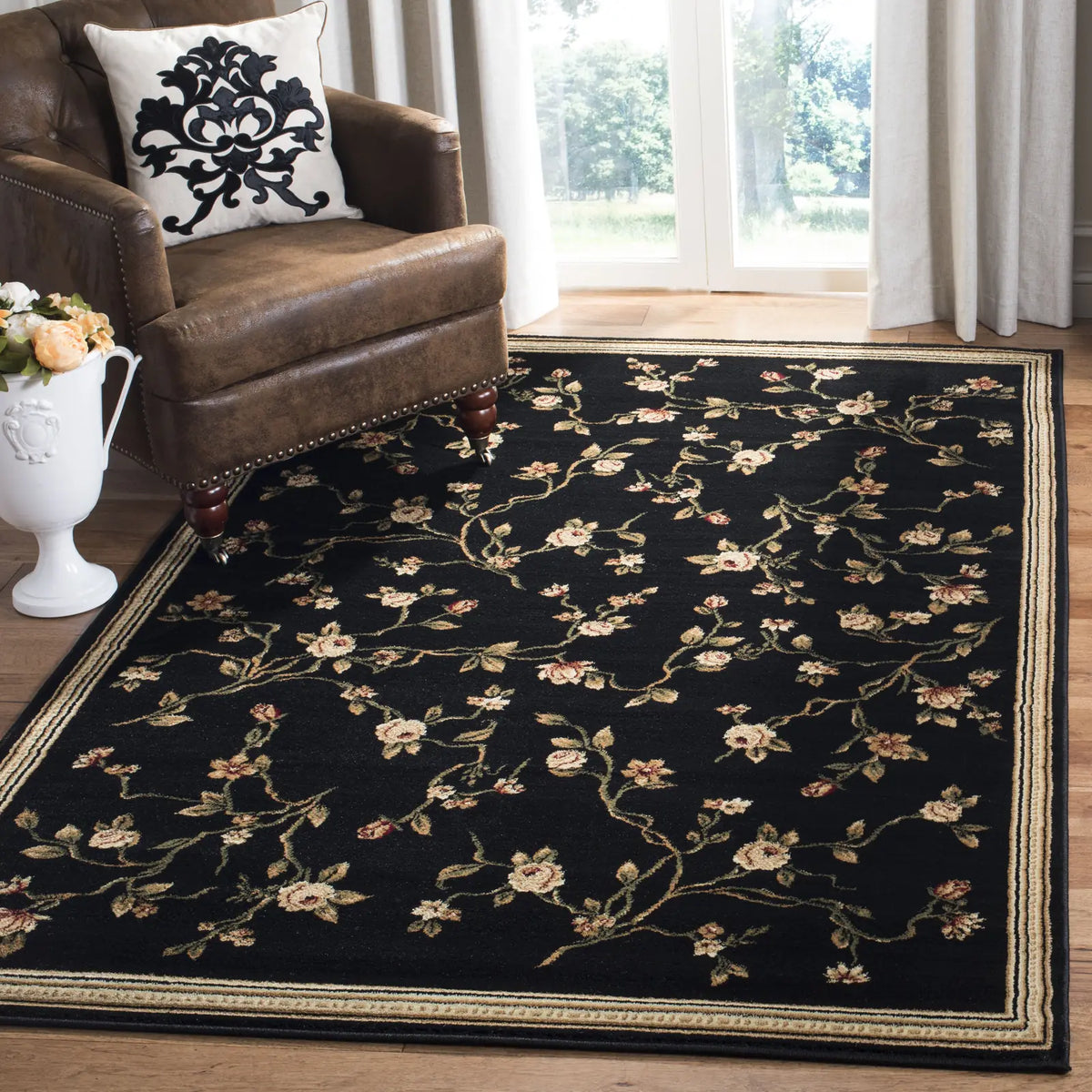 Safavieh Lyndhurst 5'-3" x 7'-6" Rug in Black