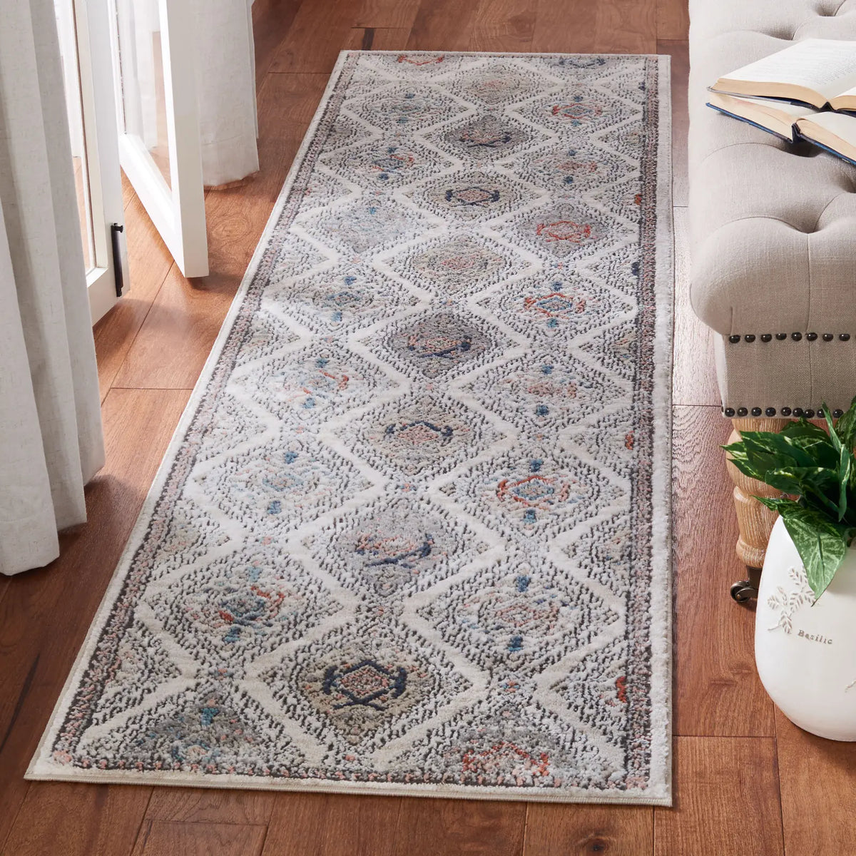Safavieh Oregon 800 2'-2" x 8'-0" Rug in Grey / Ivory