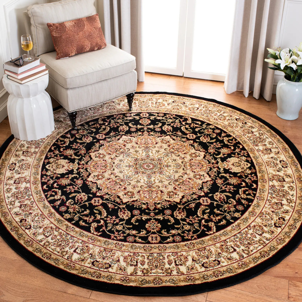 Safavieh Lyndhurst 7'-0" x 7'-0" Rug in Black / Ivory
