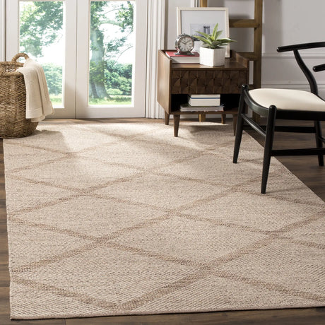 Safavieh Montauk 4'-0" x 6'-0" Rug in Beige