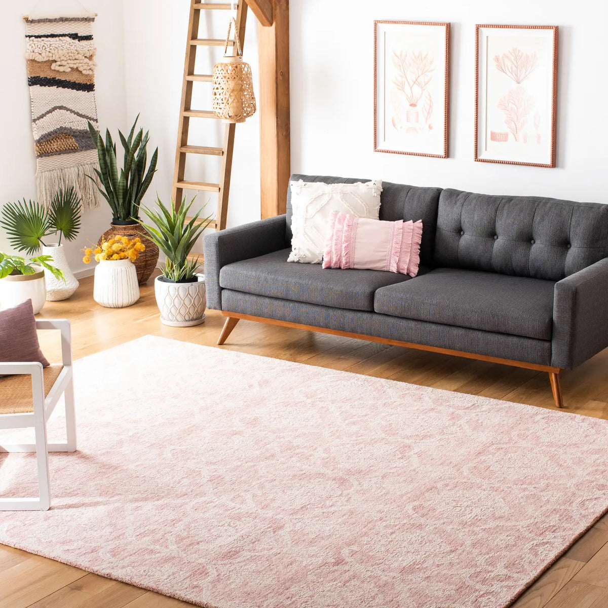 Safavieh Metro 10'-0" x 14'-0" Rug in Pink / Ivory