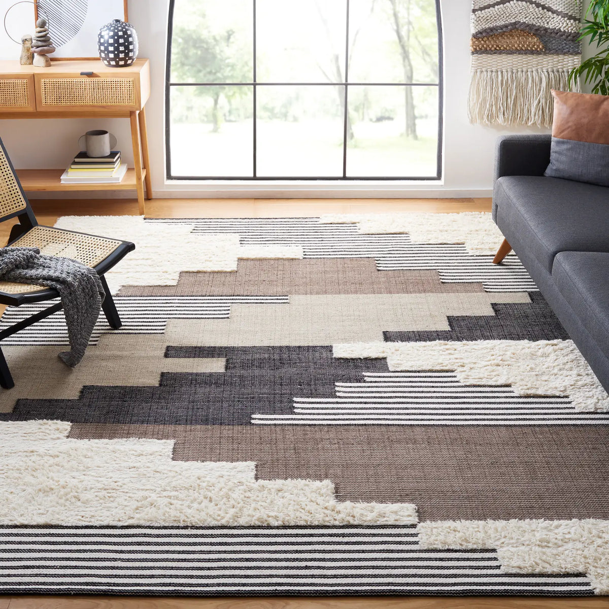 Safavieh Kenya 10'-0" x 14'-0" Rug in Black / Ivory