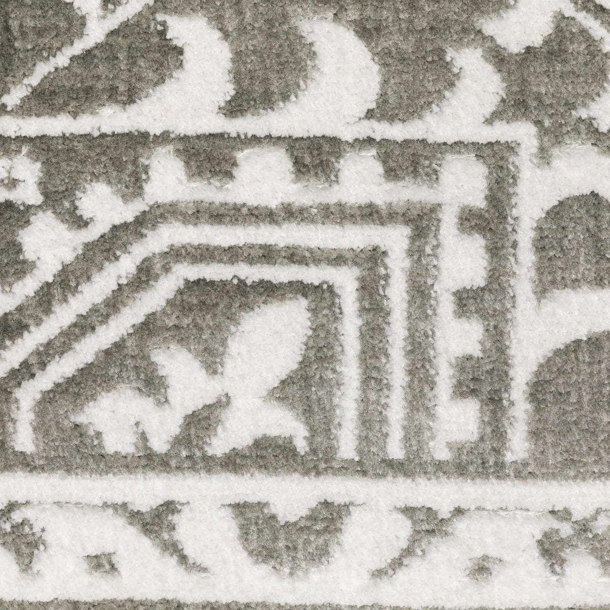 Oriental Weavers Montecito 1101W Grey/ White Rug - room scene 2