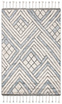 Safavieh Casablanca 4'-0" x 6'-0" Rug in Grey / Ivory