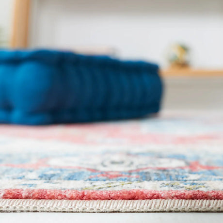 Safavieh Vintage Persian 4'-0" x 6'-0" Rug in Red / Blue